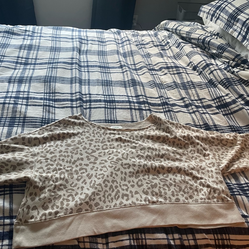 Aerie off the shoulder cropped cheetah print sweatshirt